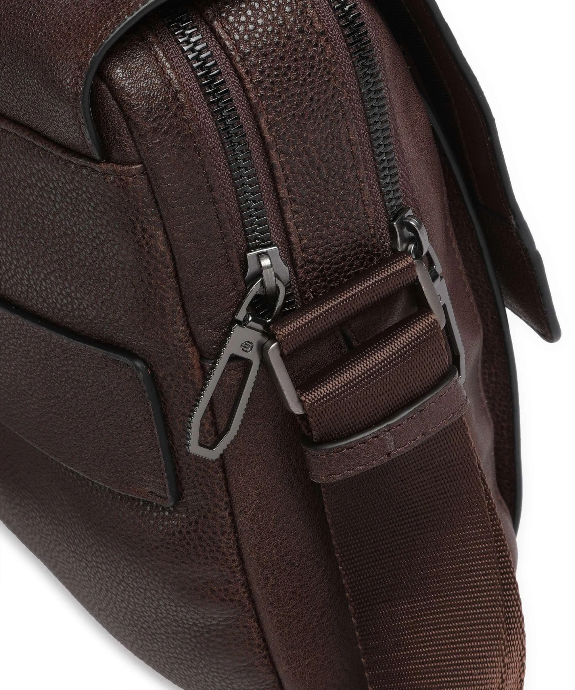  Piquadro Wollem Borsa a tracolla 10″ pelle di vacchetta grana marrone scuro  